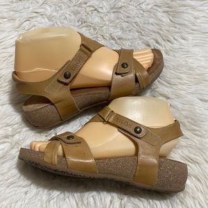 Taos Footwear Tan Leather Sandals